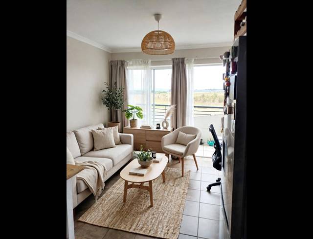 2 BEDROOM PROPERTY TO RENT IN UITZICHT